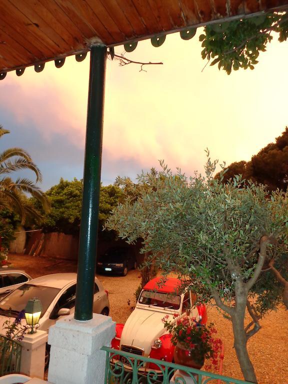 L'Ilot Fleuri Hotel Le Lavandou Exterior foto